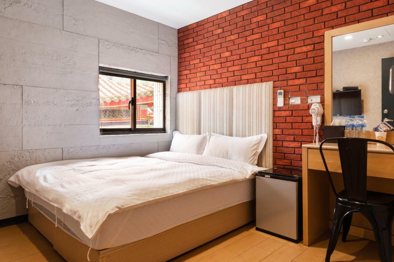 Longshan Inn Taipei Exterior photo